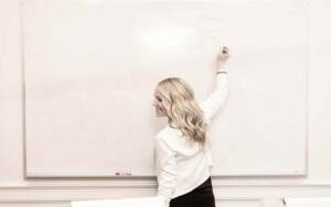 Stay-Committed-And-Focused-On-Your-Goals