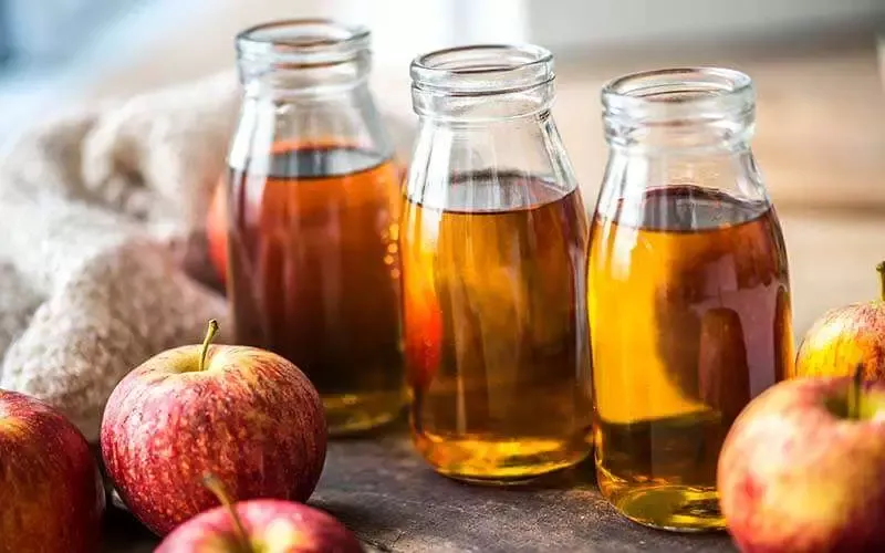 apple-cider-vinegar-uses-benefits-and-risks