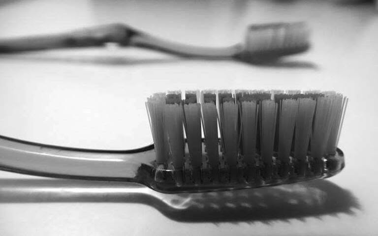 charcoal-toothpaste-is-the-new-trend-in-oral-care